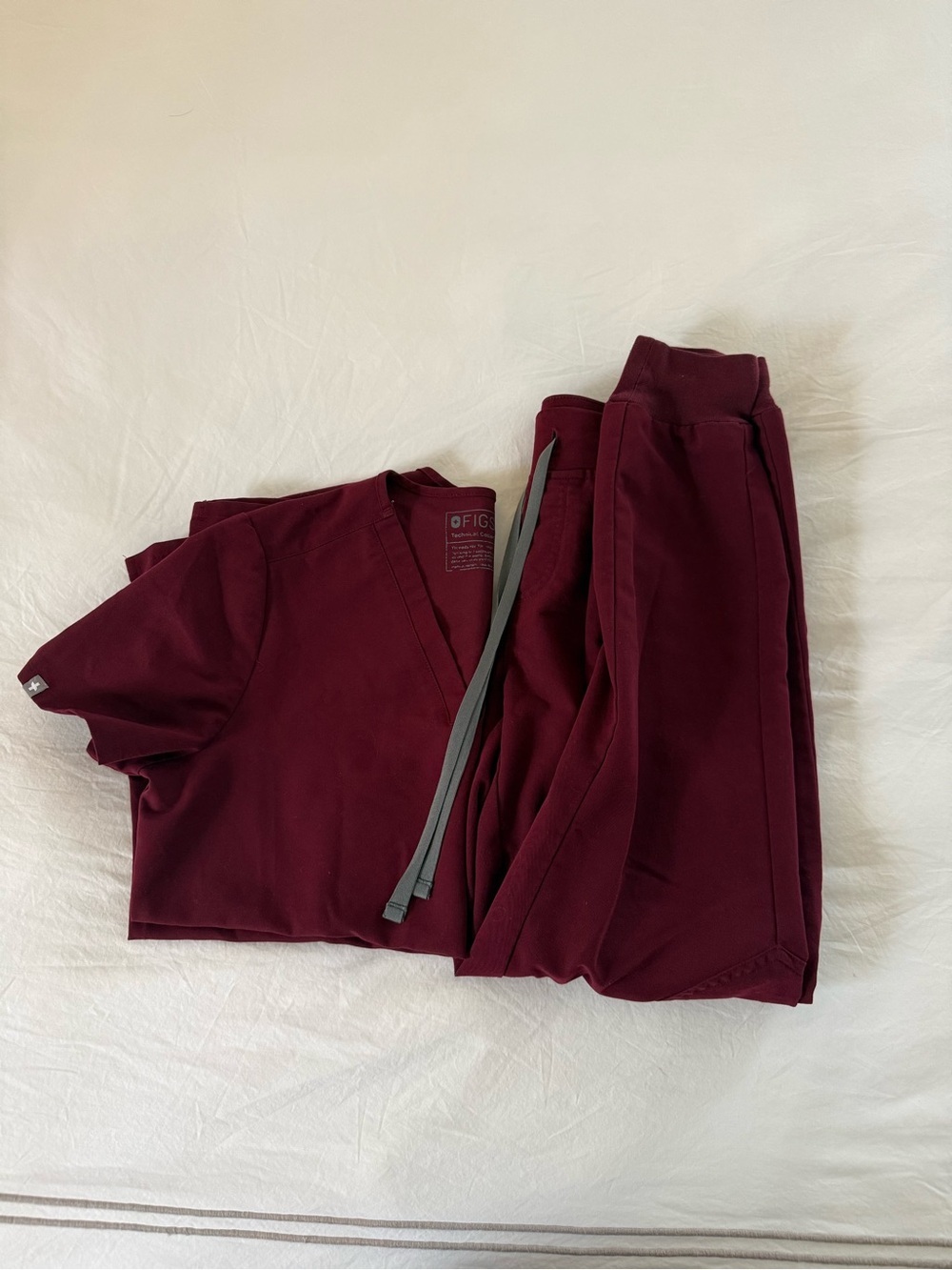 FIGS Burgundy Scrub Set - XS/Small
